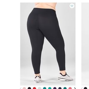 Fabletics High-Waisted 7/8 Capri Leggings
